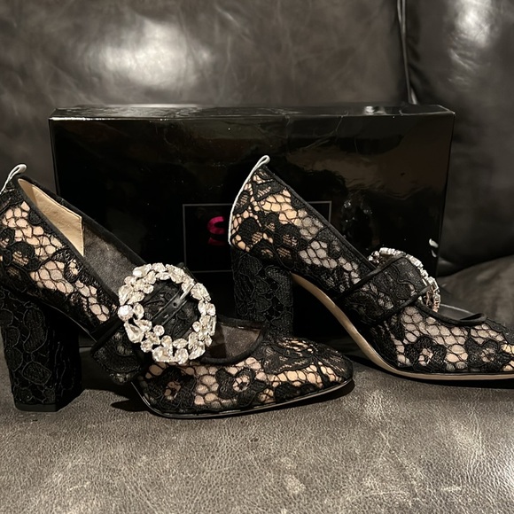 "Authentic Sarah Jessica Parker lace Crystal Mary Janes in size 36." - Picture 6 of 7